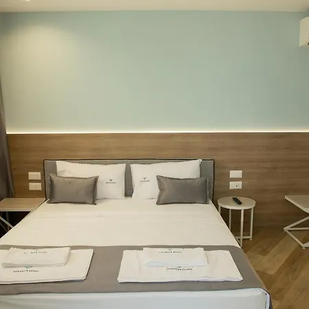 מלון Veranda Boutique 3*