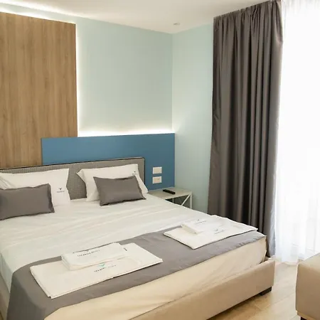 מלון Veranda Boutique 3*